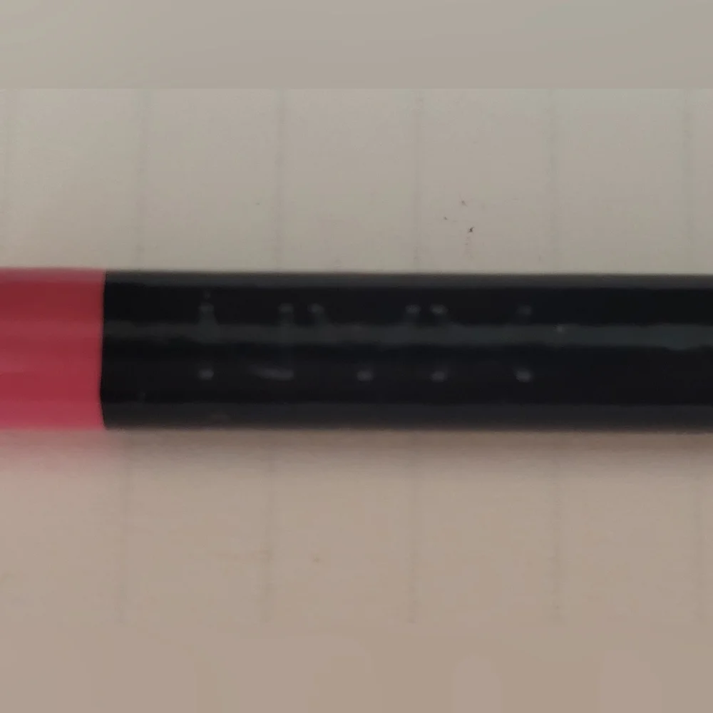 💛5 Ads/$10 - NYX Pinky lipliner